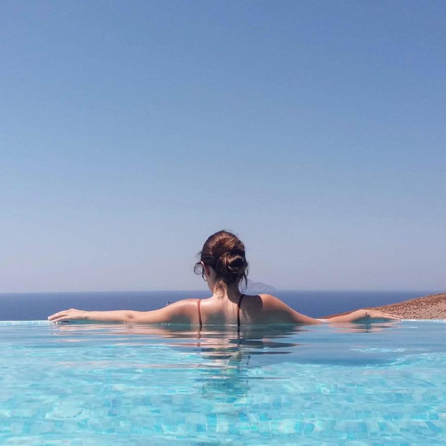 Stelani Villas & Suites 칼라마키 외부 사진